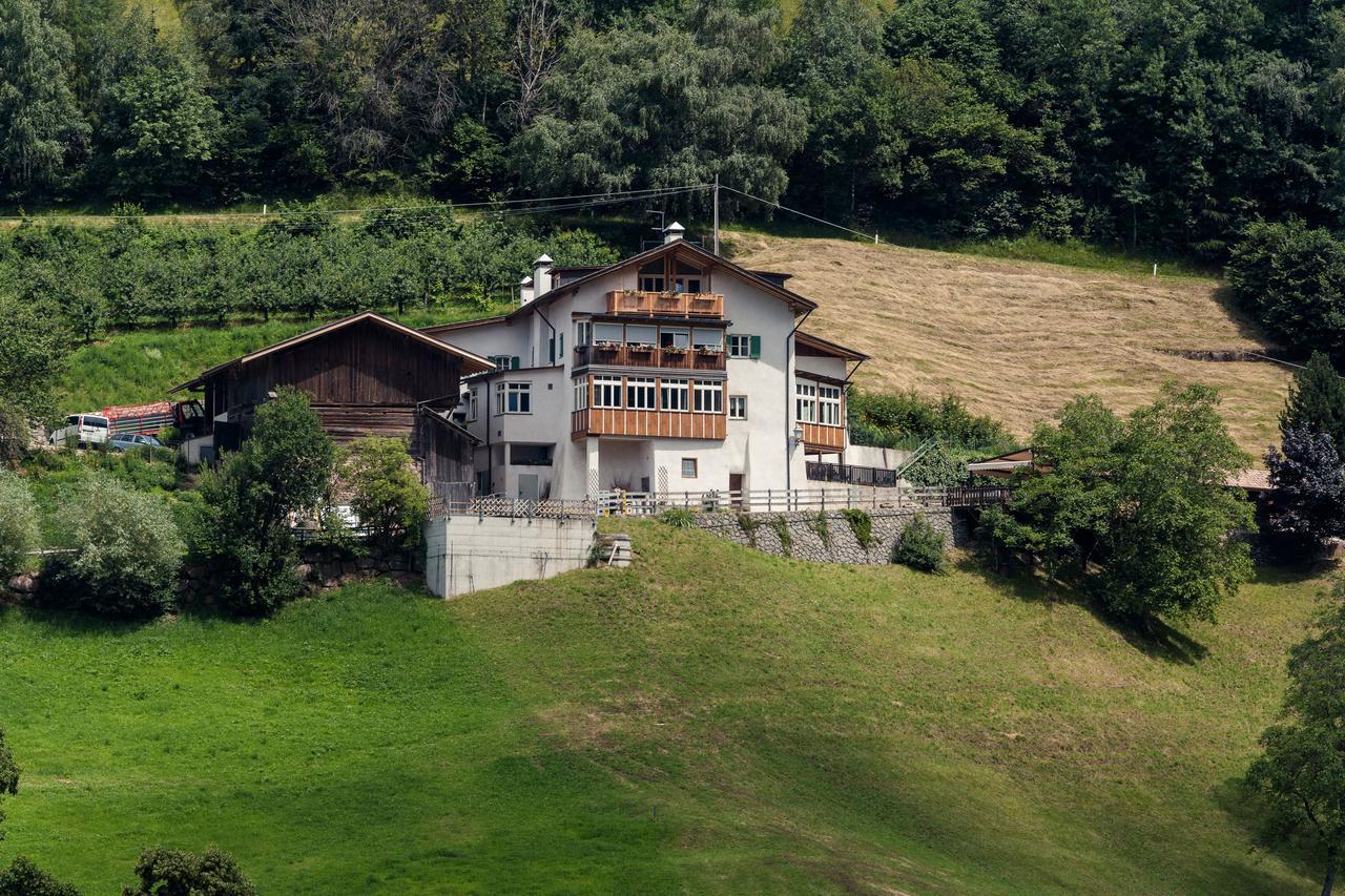 Berggasthof Locanda Alpina Dorfner モンターニャ エクステリア 写真